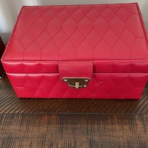 WOLF Jewelry Box in Red in good condition